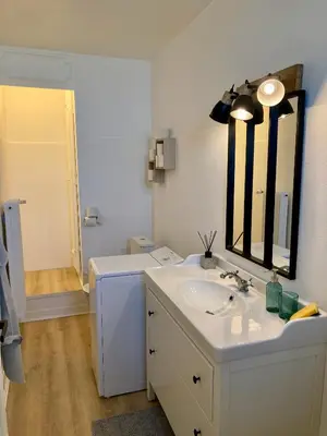 Salle de bains dans l'établissement Appartement avec terrasse et parking gratuit accolé