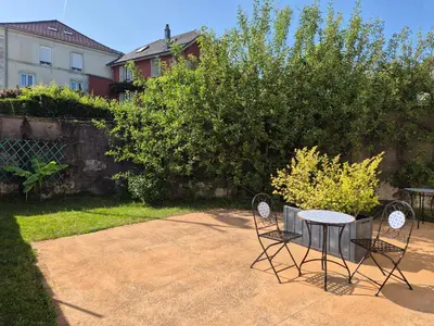 Jardin de l'établissement Le toit des Vosges demeure Historique Appartement neuf et climatisé