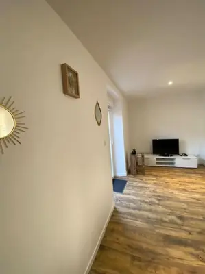 Télévision ou salle de divertissement dans l'établissement Chez mémère, Vosges
