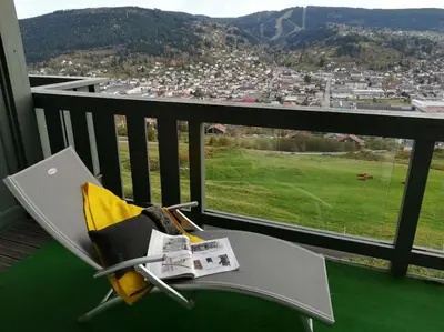 Vue générale sur la montagne ou vue sur la montagne depuis l'appartement