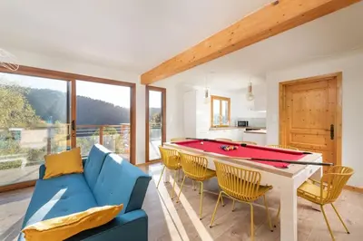 Plan de l'établissement Le Cerf, chalet cocooning avec piscine et billard