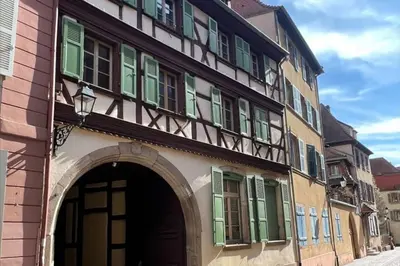 Plan de l'établissement Les Lionceaux, 120m2 à Colmar, place de parking gratuite