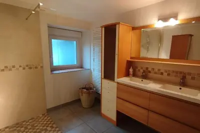 Salle de bains dans l'établissement Aux balcons de la vallée