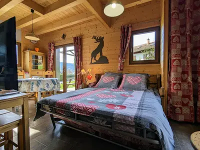 Plan de l'établissement Chalet neuf à Gérardmer avec terrasse et parking privé - FR-1-589-465