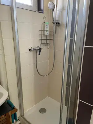 Salle de bains dans l'établissement Le Dugois Belfort Centre avec Terrasse - Proche Gare
