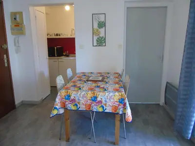 Cuisine ou kitchenette dans l'établissement Appartement 4 personnes proche du lac