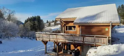 L'établissement Chalet l'Appel de la Forêt en hiver