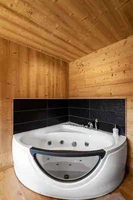 Salle de bains dans l'établissement Remarquable chalet de montagne au calme et vue sur tremplin
