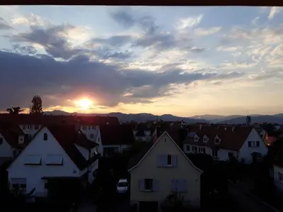 Lever ou coucher de soleil vu de l'appartement ou à proximité