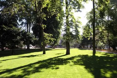 Jardin de l'établissement Jolie appartement