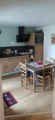 Cuisine ou kitchenette dans l'établissement GITE DE CHARME PLEINE NATURE