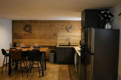 Cuisine ou kitchenette dans l'établissement Gîte de la Ravanne