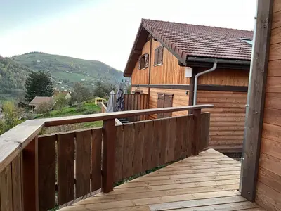 Vue générale sur la montagne ou vue sur la montagne depuis le chalet