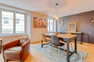 Coin salon dans l'établissement Maison de l'Arsenal